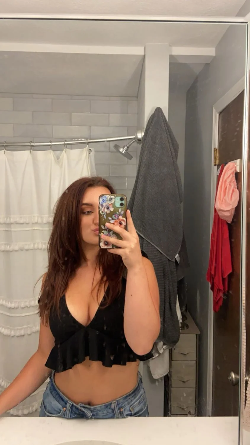 Delaney the pawg whore image 10