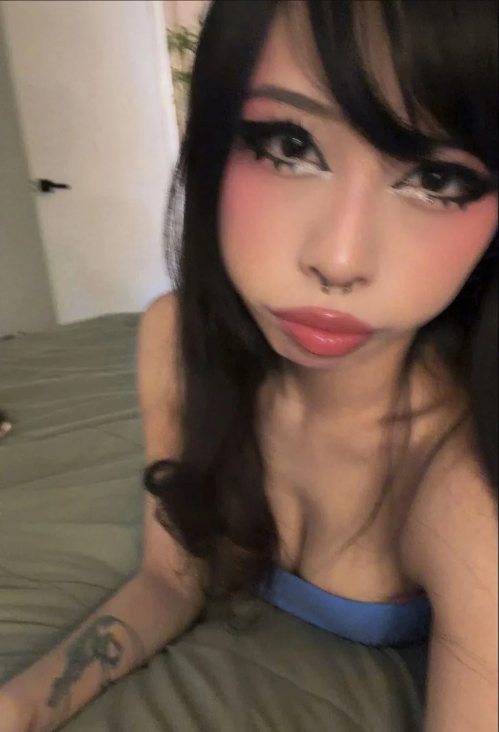 Cute asian abg bwc cock whore image 1