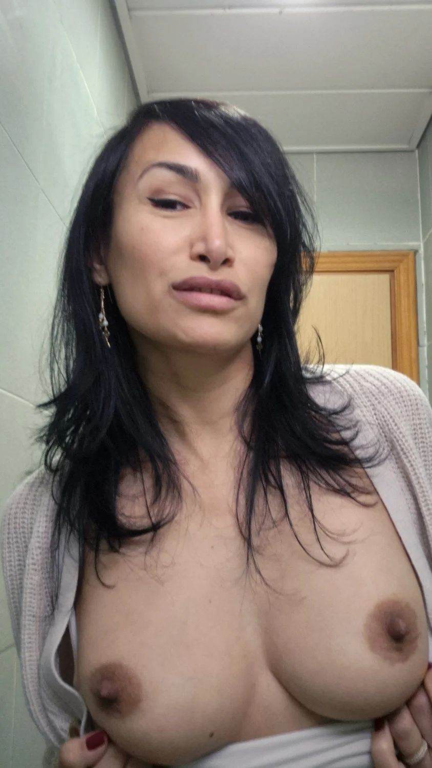Yana Slut image 16