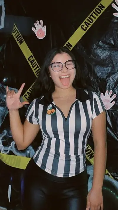 Manden un video jalandosela y les paso mas cover image
