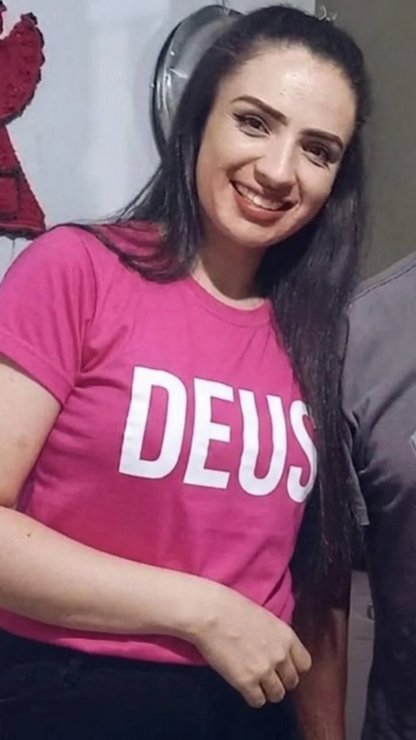 Flagrou a cunhada dormindo bem a vontade image 2