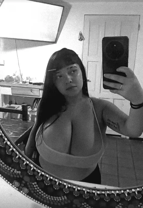 Pendeja trola gordibuena con enormes par de tetas ricas image 7