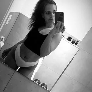 Vivien, 19yo image 3