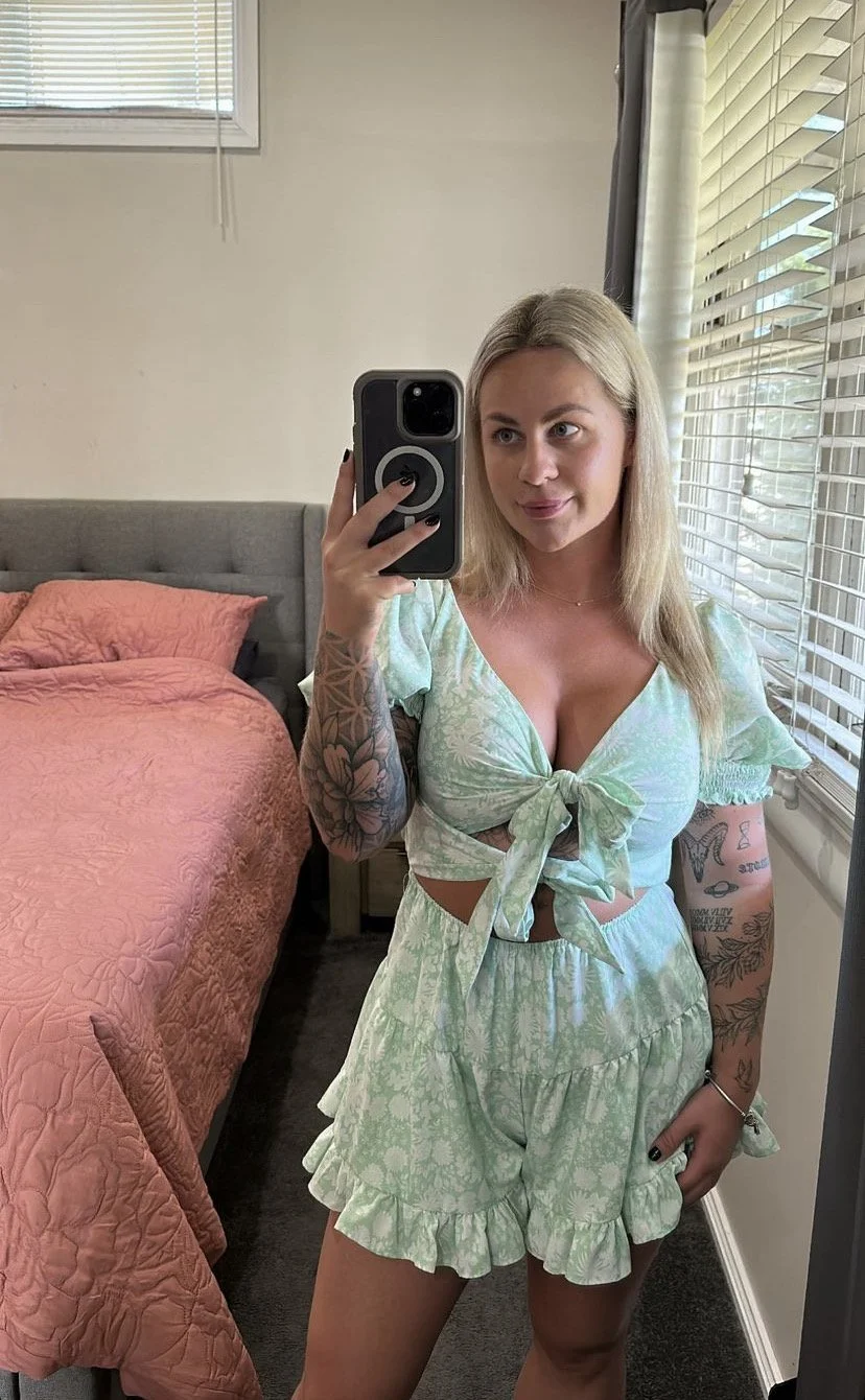 Sarah Hardy from Australia showing her amazing tits on Snap image 10