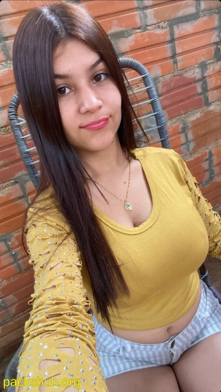 Slim BigTits Flaca tetona y cogelona image 4