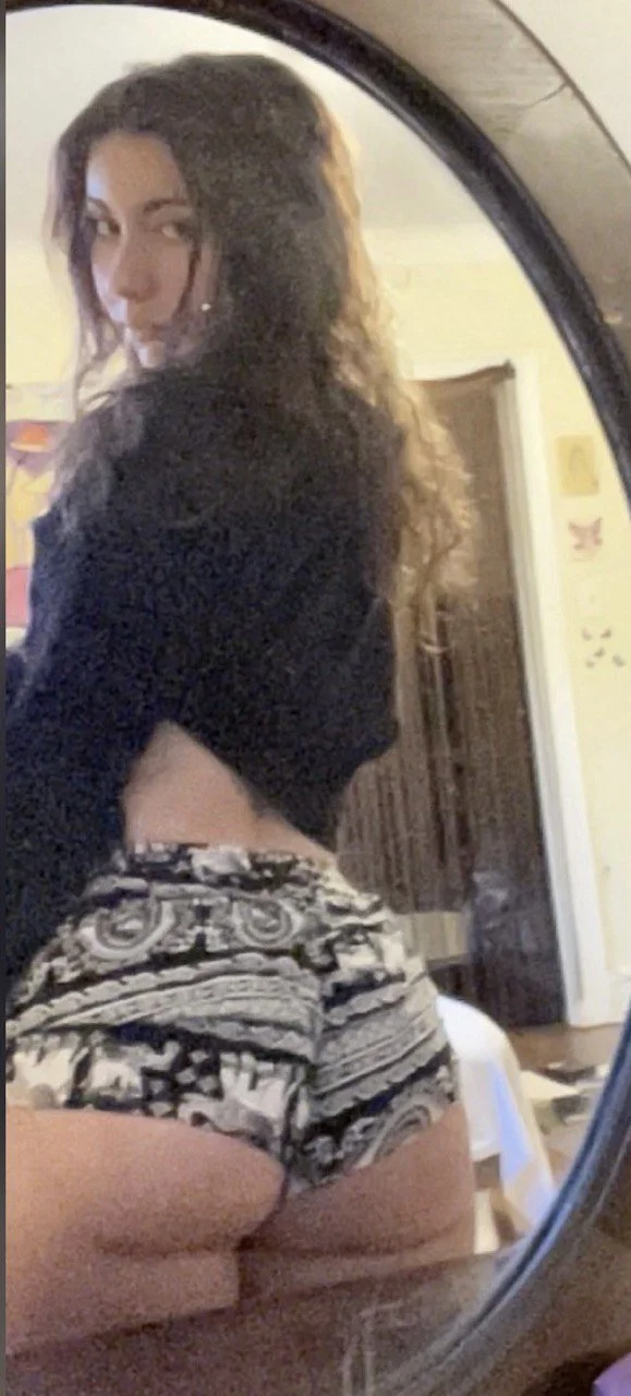 Aliss Goth PAWG with insane ass image 5