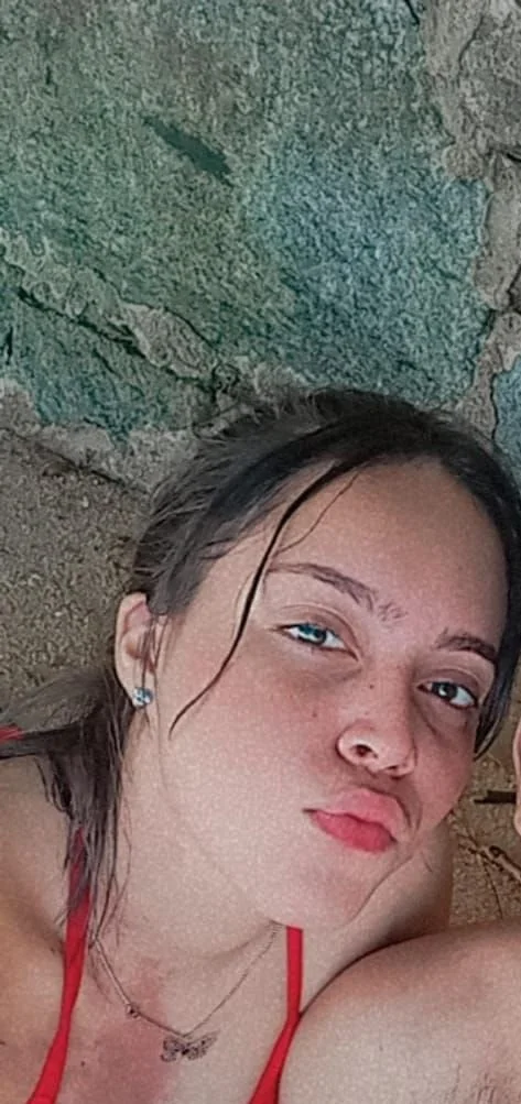Esposa manchinha com comedor main image