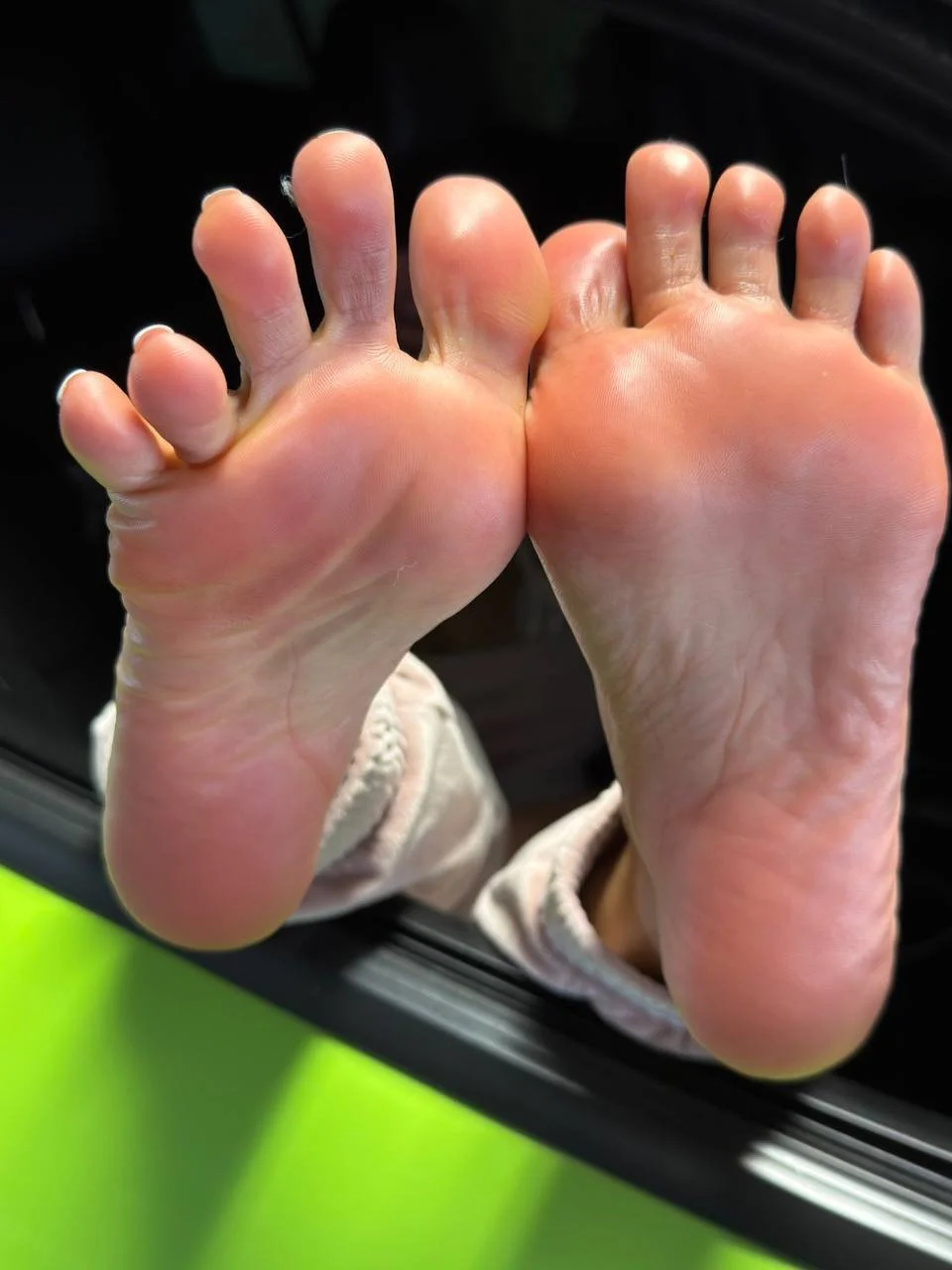 Feet dump image 2