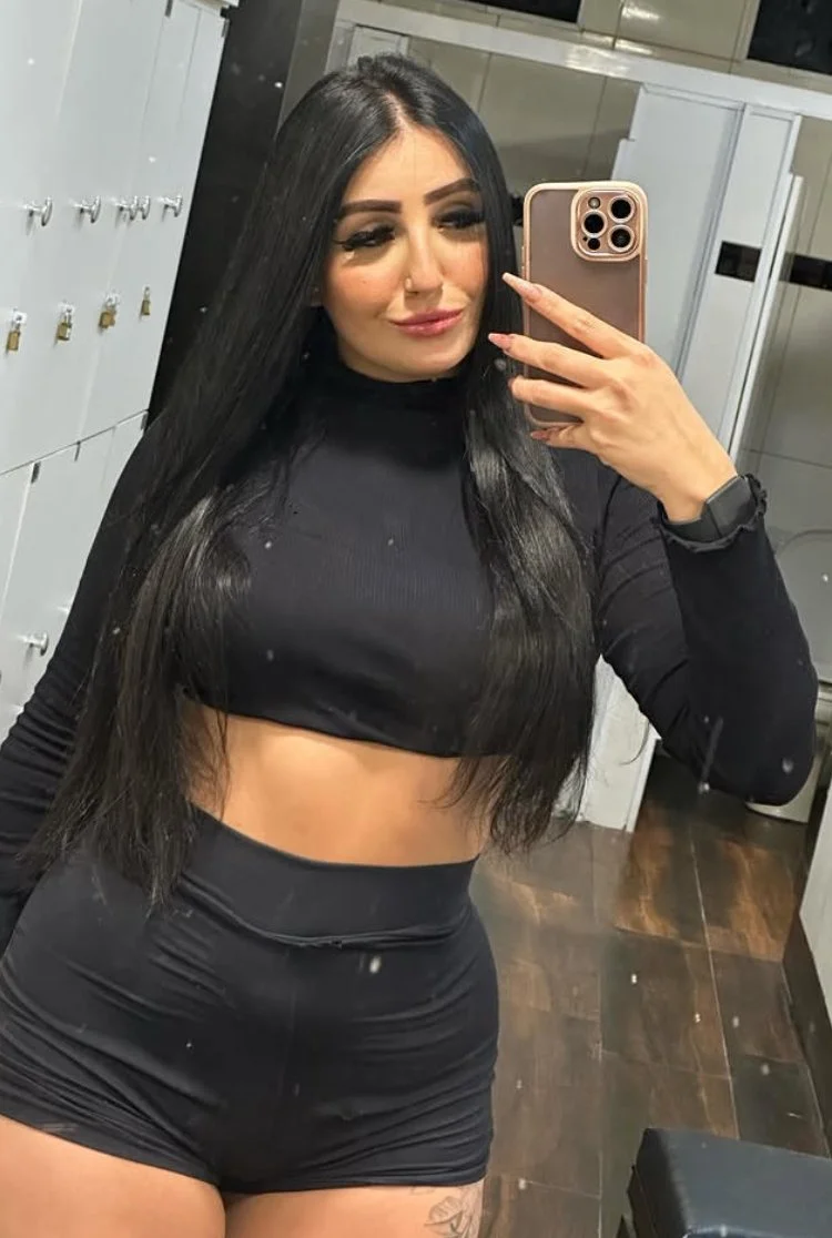Gabi exibindo rabão image 6