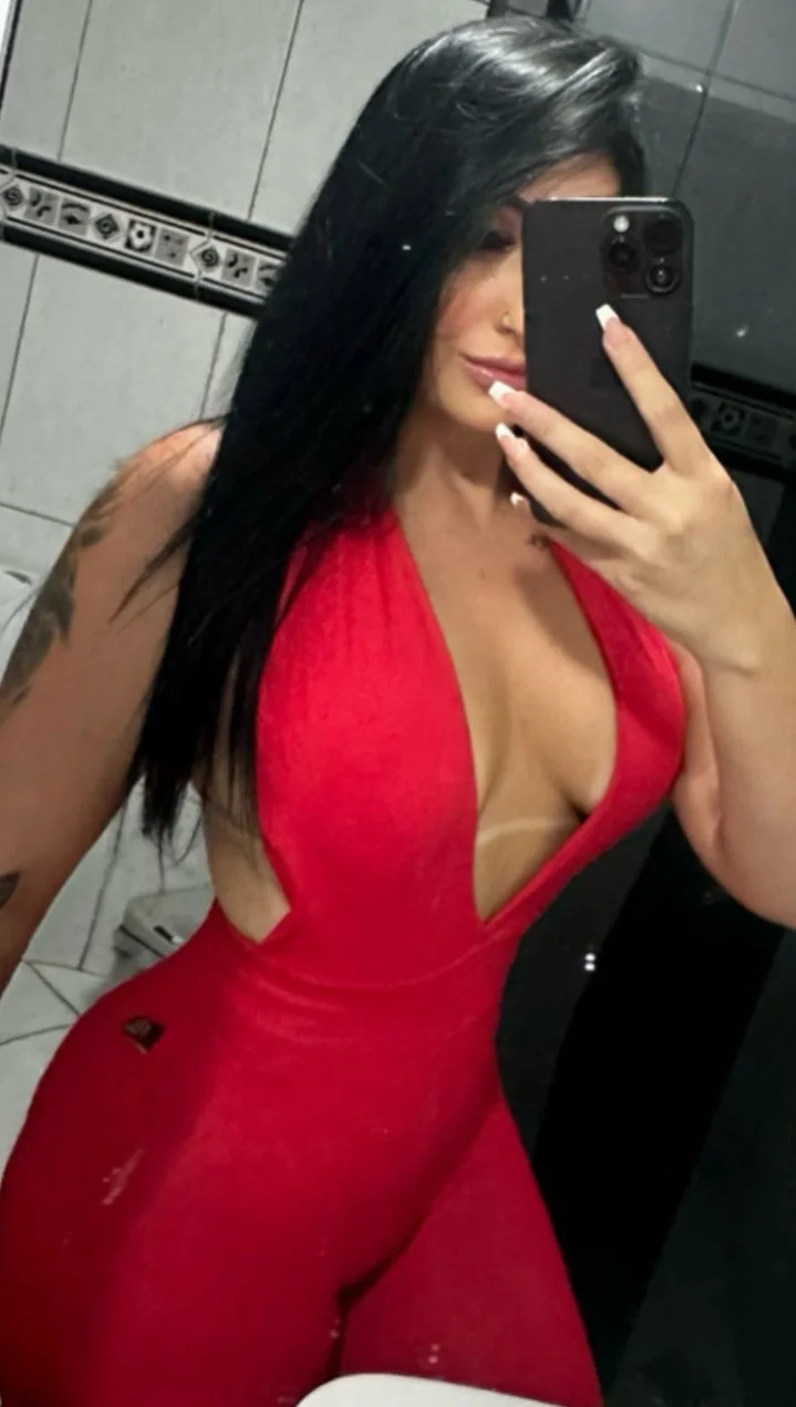 Gabi exibindo rabão image 9