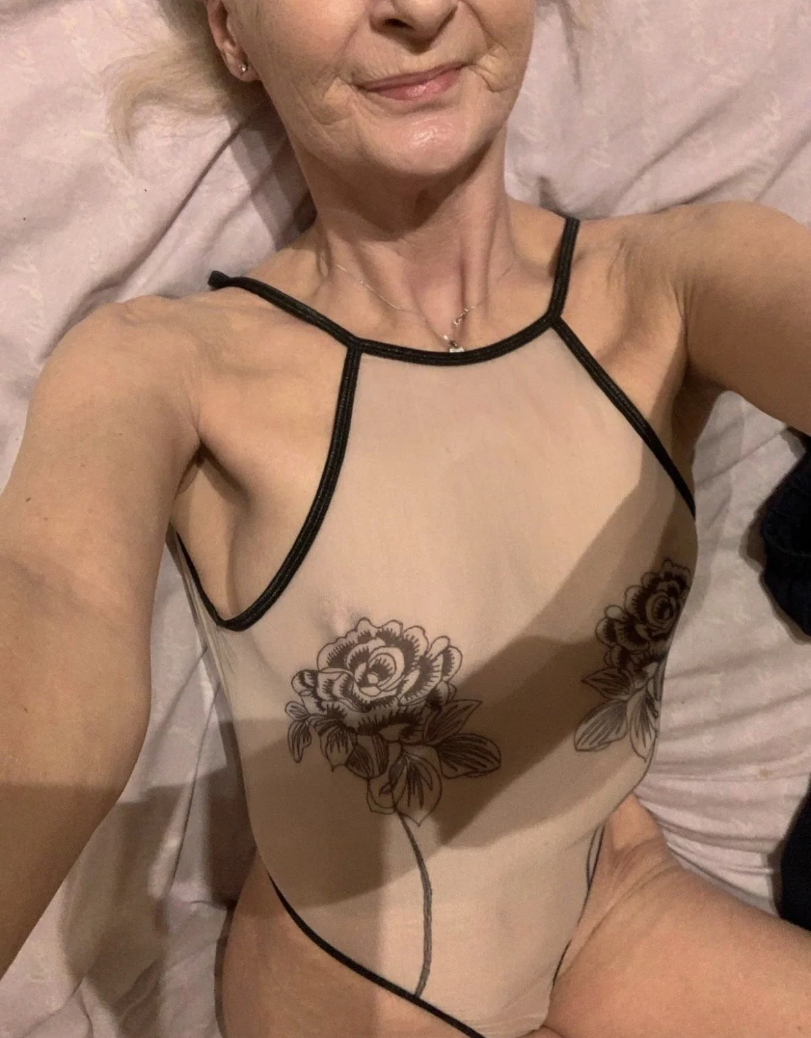 Sexy milf image 9