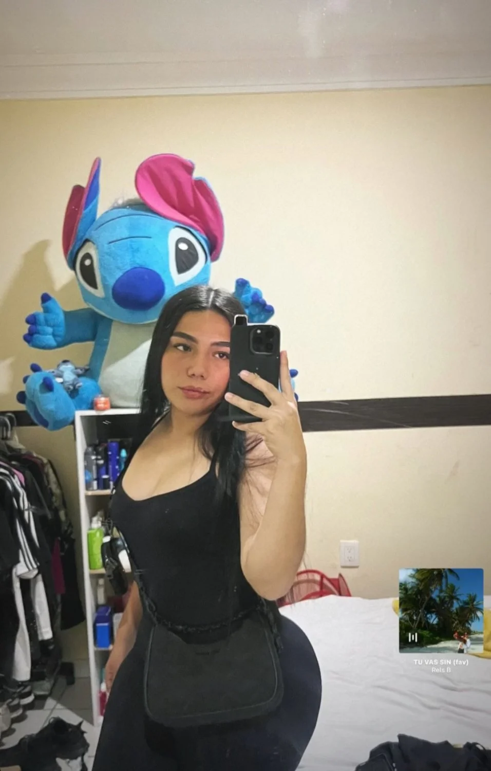 Culona del tik tok bailando rico image 6