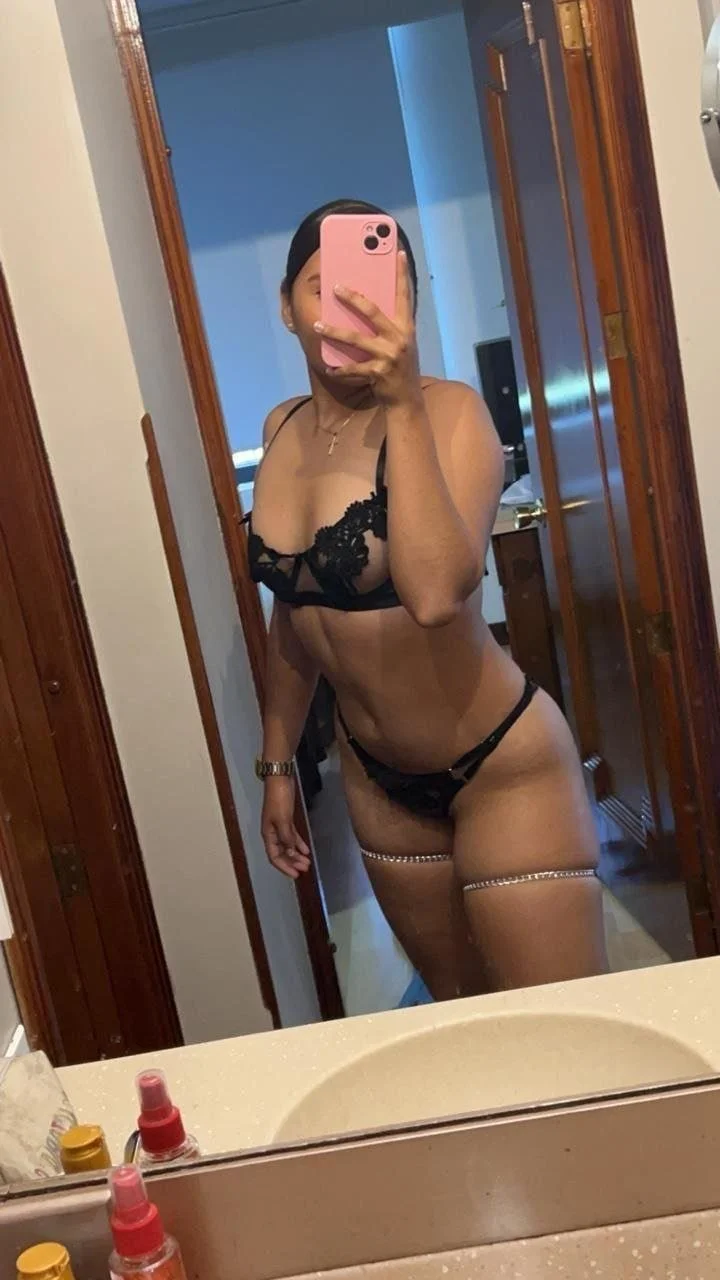 Ufff que nalgas tiene 👌🍑🔥 image 7