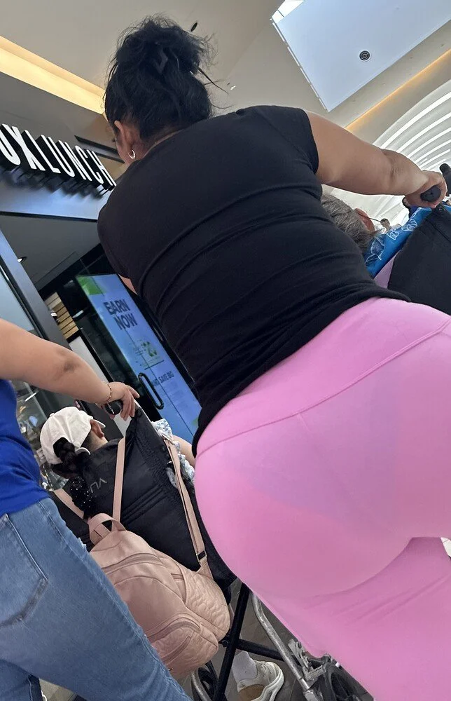 Big Booty Mexican Vpl In The Mall image 2