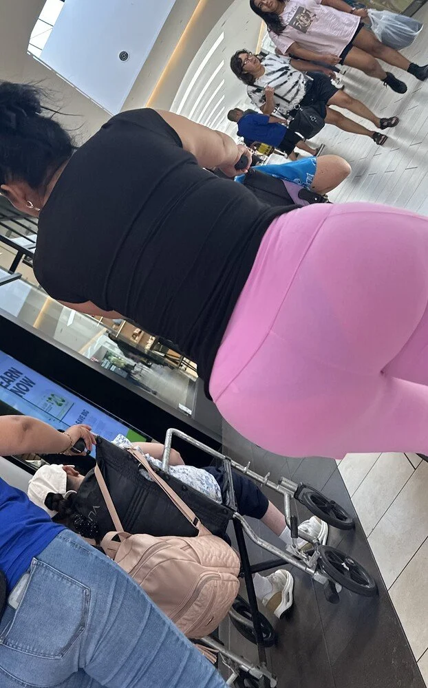 Big Booty Mexican Vpl In The Mall image 3