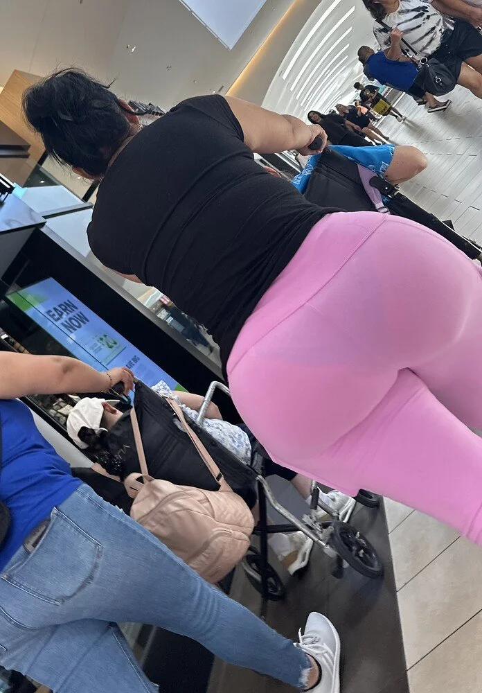 Big Booty Mexican Vpl In The Mall image 4