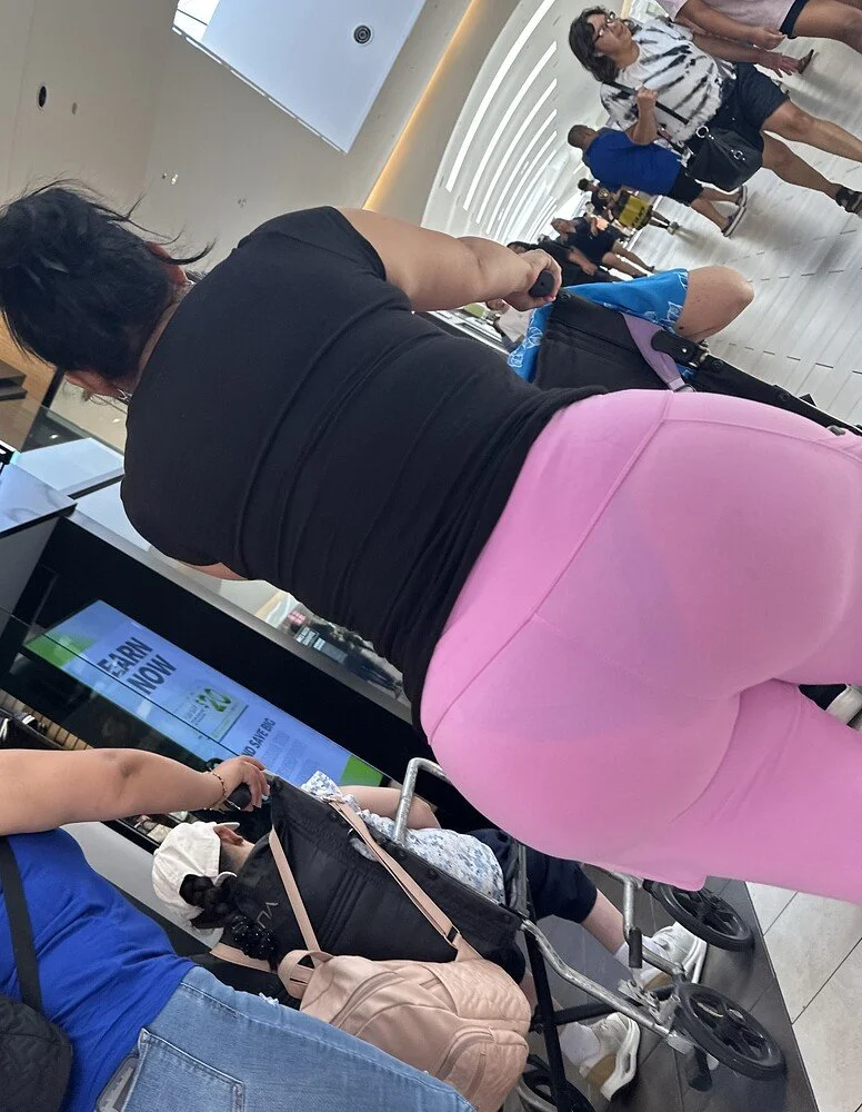 Big Booty Mexican Vpl In The Mall image 5