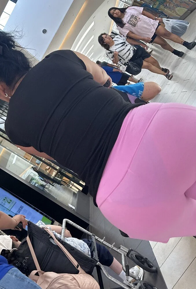 Big Booty Mexican Vpl In The Mall image 8