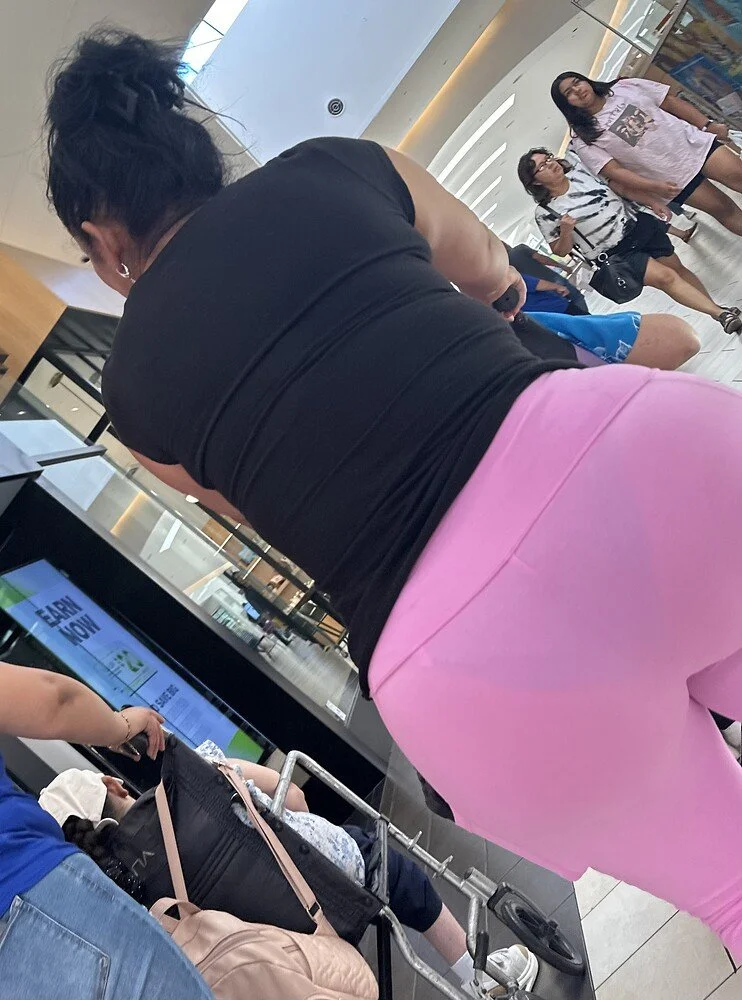 Big Booty Mexican Vpl In The Mall image 9