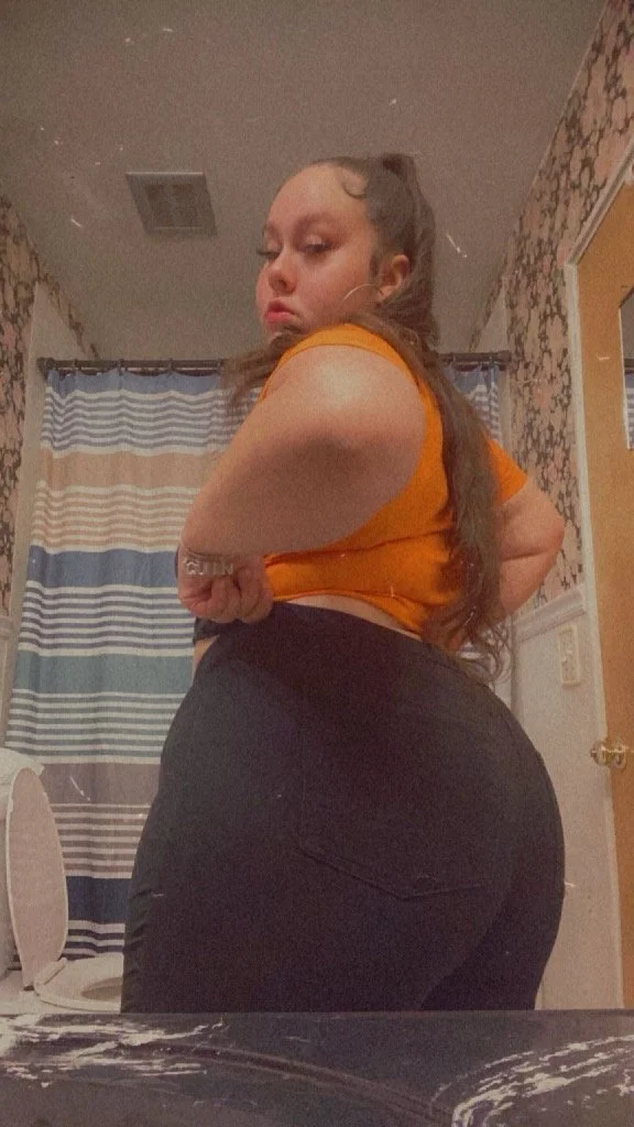 PAWG bbw sister gets her phone hacked backshots , finger missionary . image 1