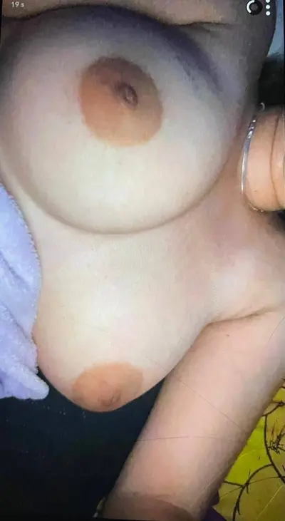 Briseidy con sus chichotas cover image