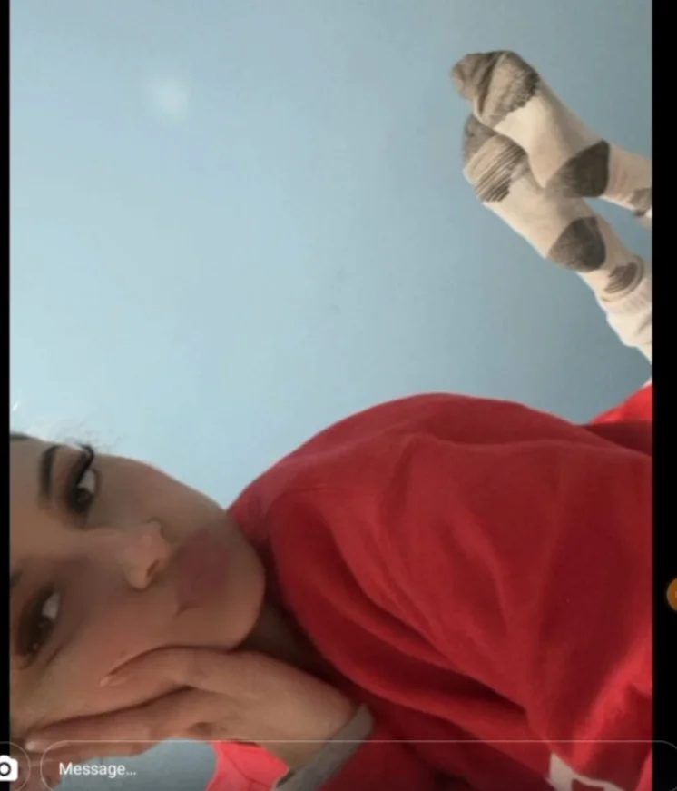 Foot slut exposed image 4