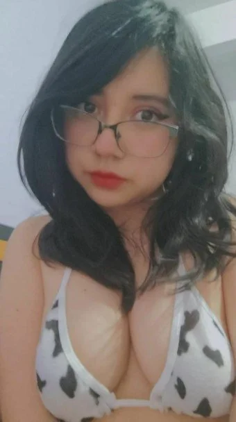 Cómo le encanta coger a esta rica gordibuena con un culote image 3