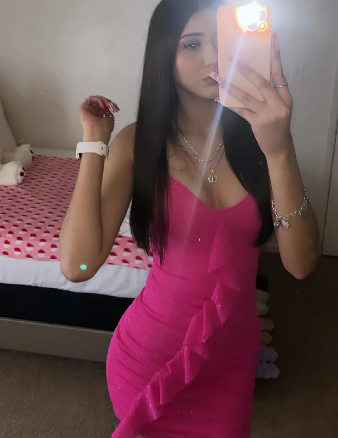 latina looks so pretty in pink image 2