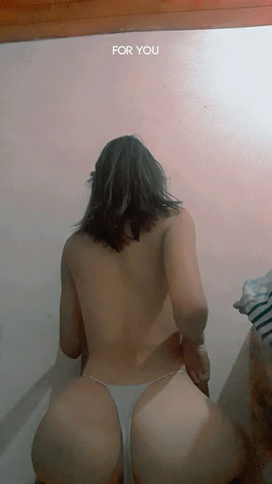 Juicy ass slutty girlfriend exposed image 14