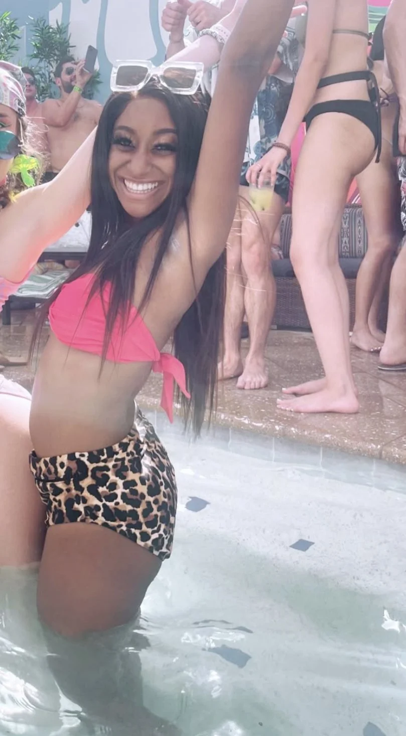 bubble butt and she flaunts it, goon fuel image 25