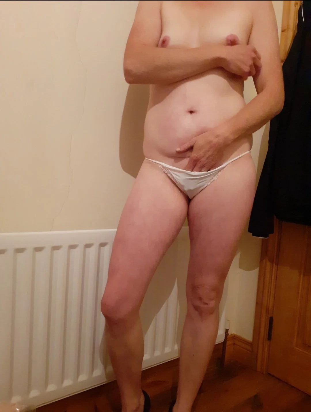 Amateur wives and girlfriends image 6