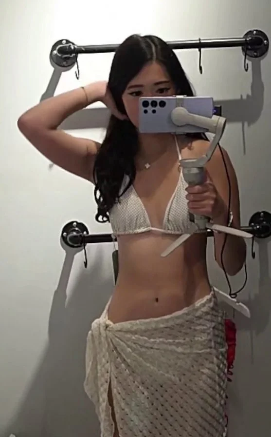 Annoying Chink Streamer Emily image 13
