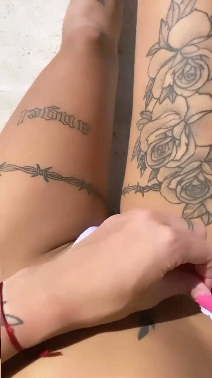 🔞 naked slut fat ass pussy eating nude tight pussy 😈🍑 OF image 4