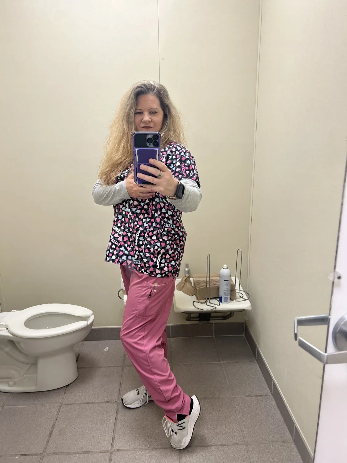 Titty&Taco🌮Tuesday at work! Rubbed hot sauce on my clit! image 2