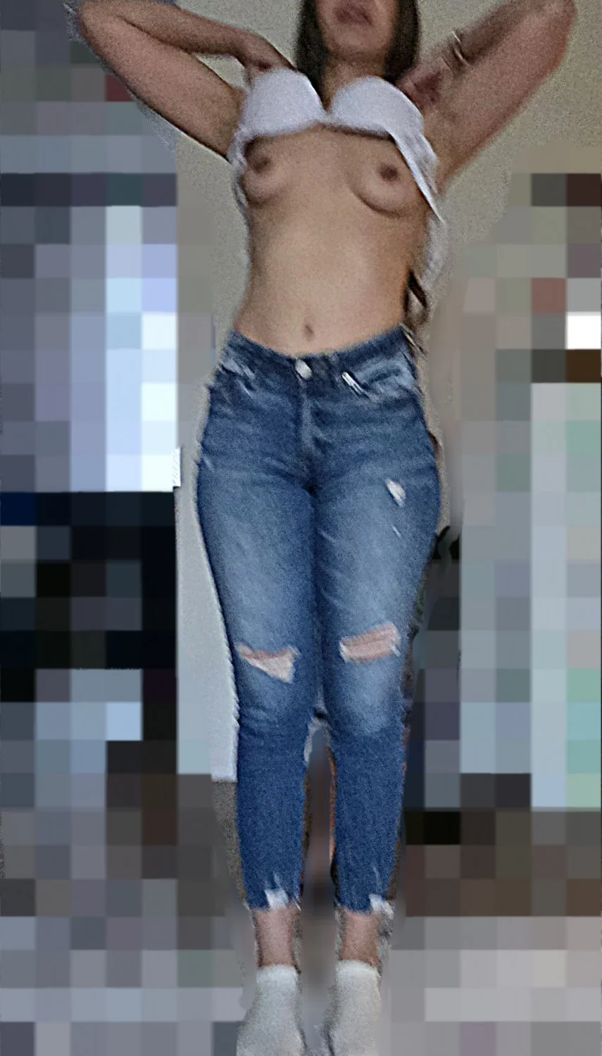 My sexy, titty sister-in-law 🍒🍒🥵🥵🤤🤤🍒🍒 image 4