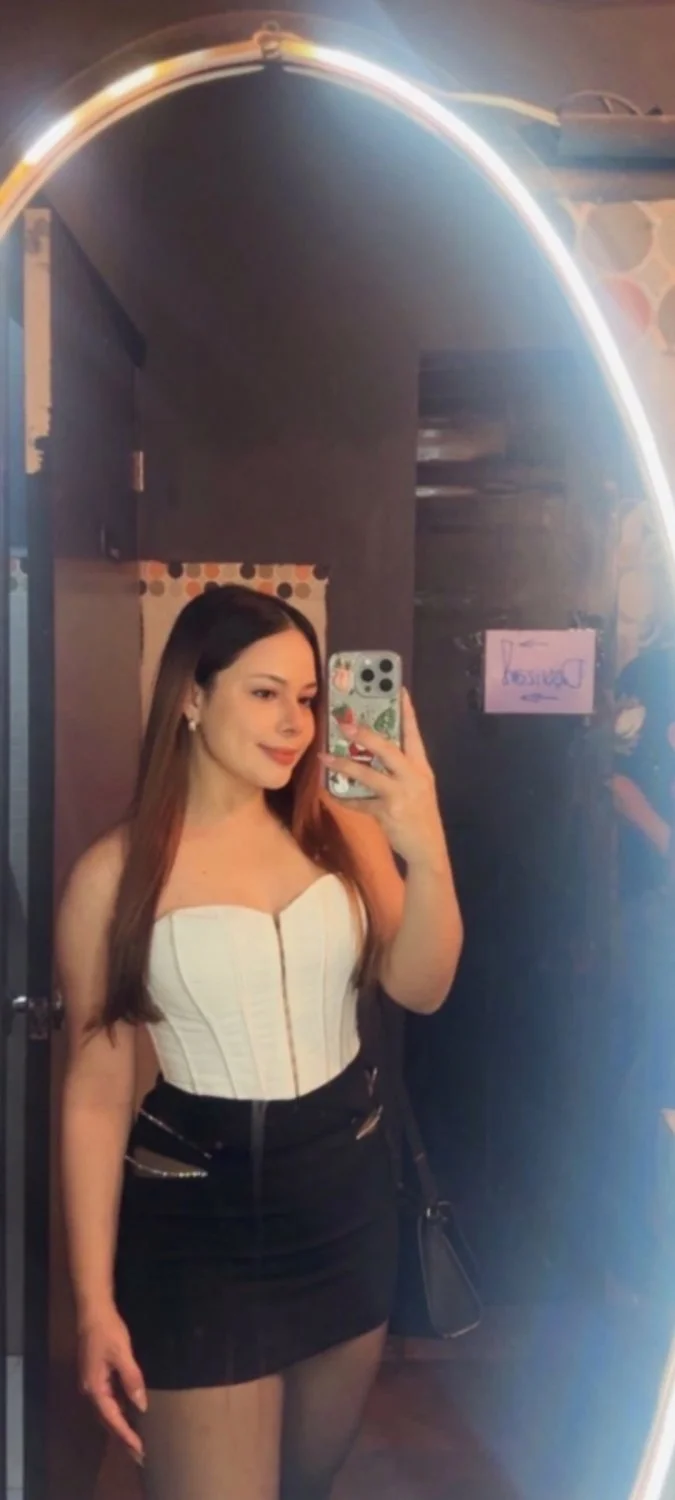 Girl puta hermosa y ricas piernas de gym sexy image 10