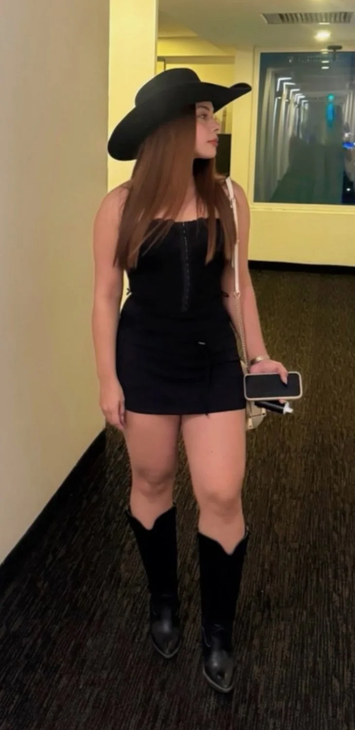 Girl puta hermosa y ricas piernas de gym sexy image 19