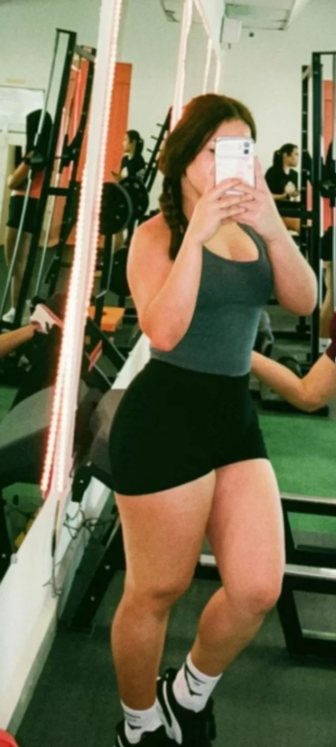 Girl puta hermosa y ricas piernas de gym sexy image 21