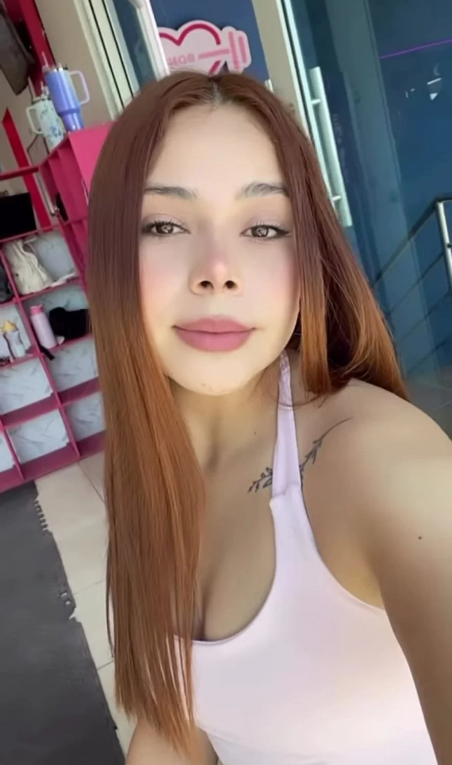 Girl puta hermosa y ricas piernas de gym sexy image 33