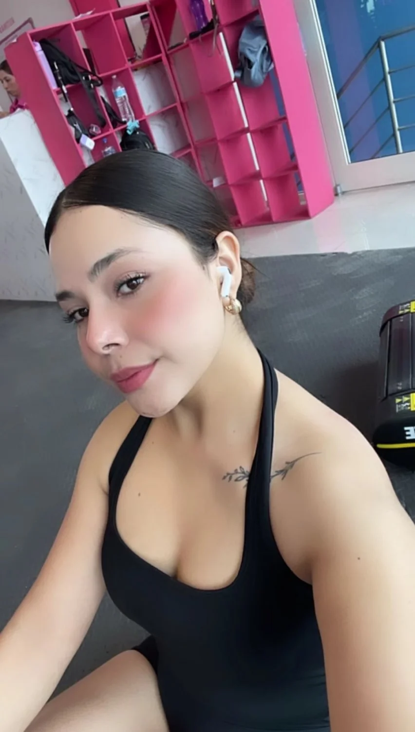 Girl puta hermosa y ricas piernas de gym sexy image 46