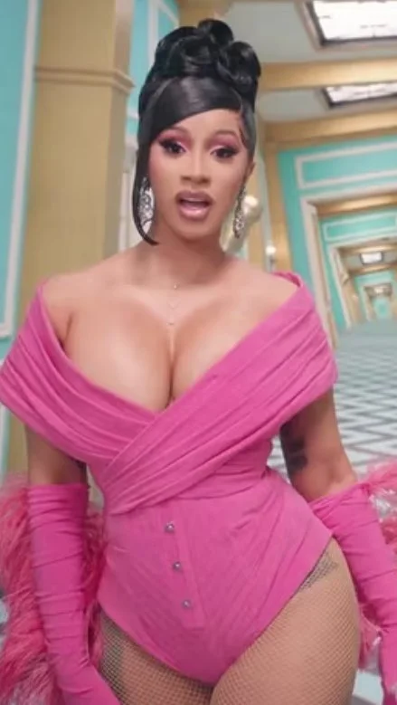 Ebony Rapper Cardi B image 4