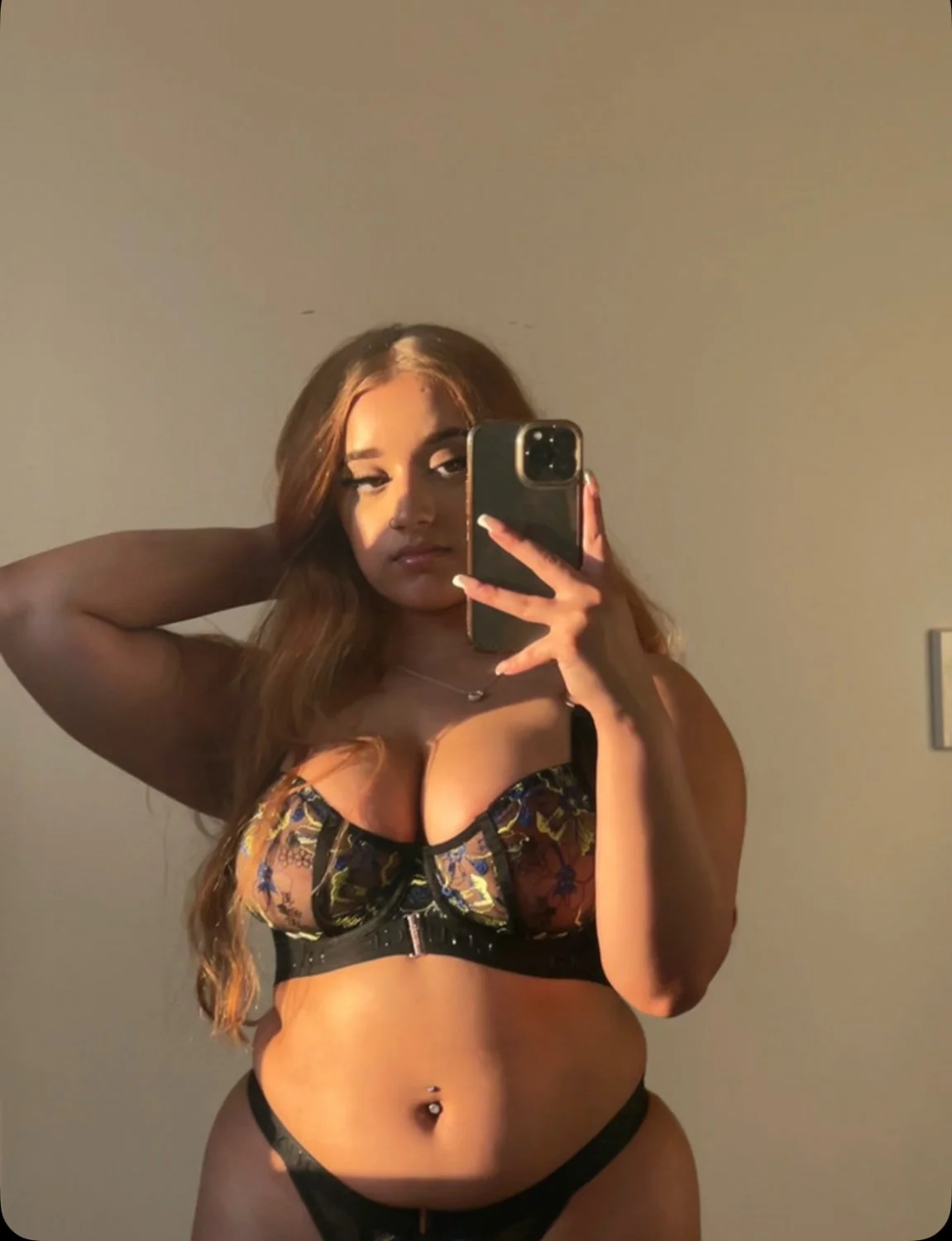 Indian babe with huge tits image 4