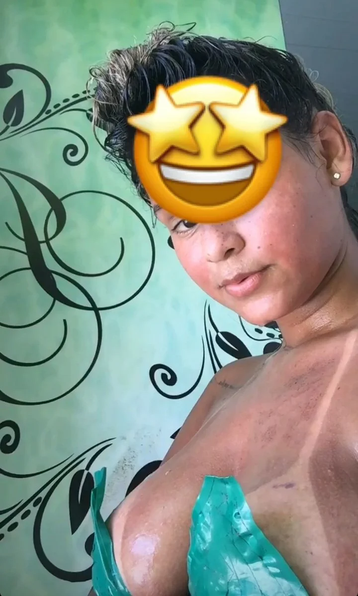 Puta do corno famosinha do insta, adora se expor pros macho gozar pra ela image 17