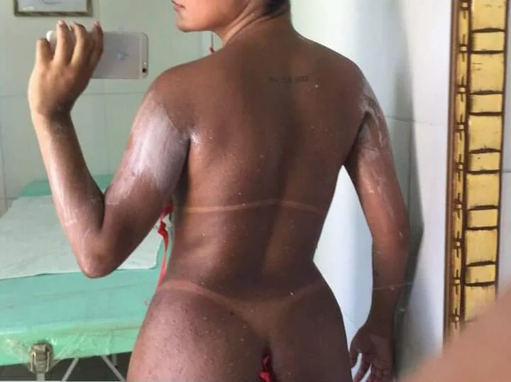 Puta do corno famosinha do insta, adora se expor pros macho gozar pra ela image 22