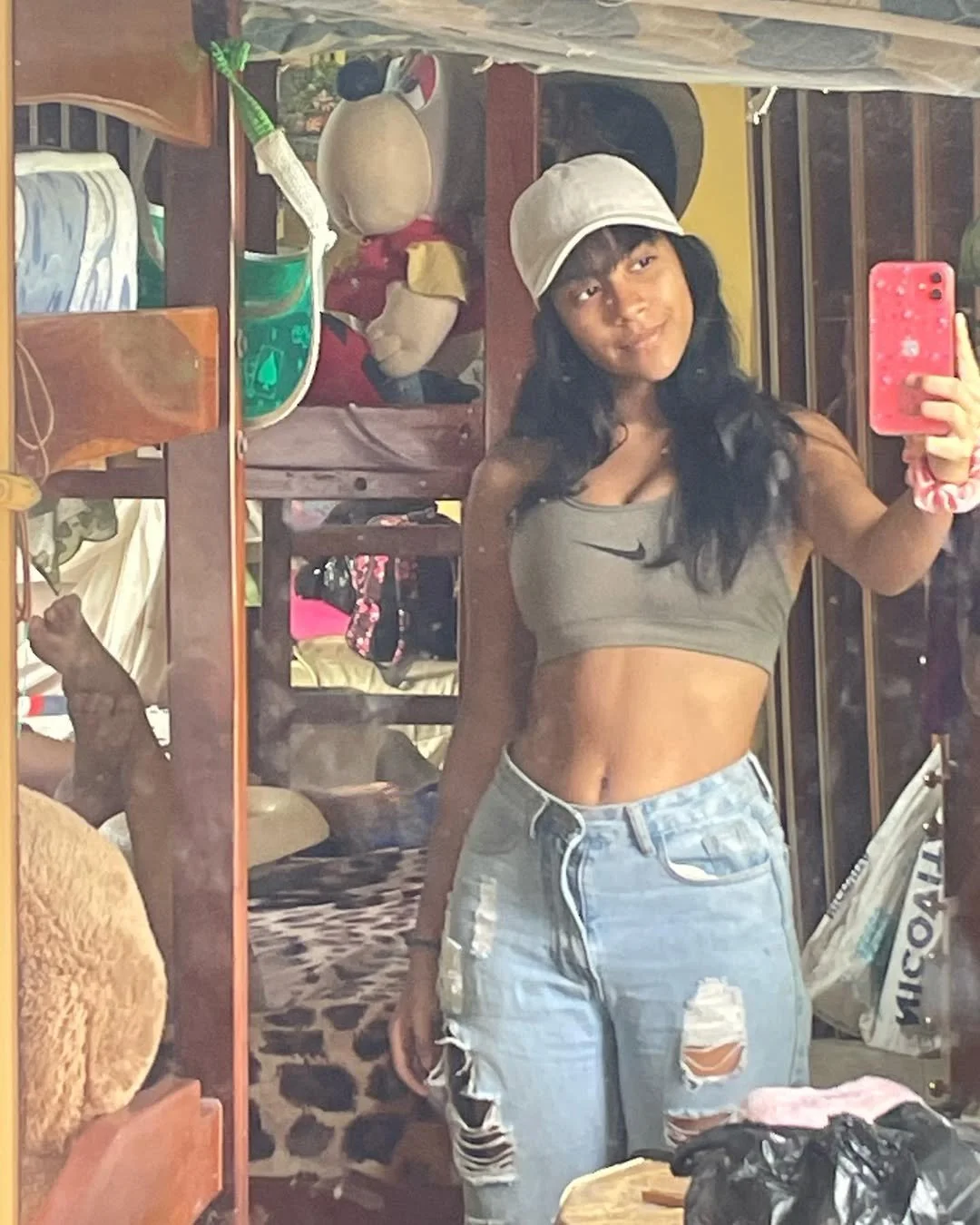 Tremendas tetas de Gene morena flaquita de 20 años, perfectas para una rusa image 2