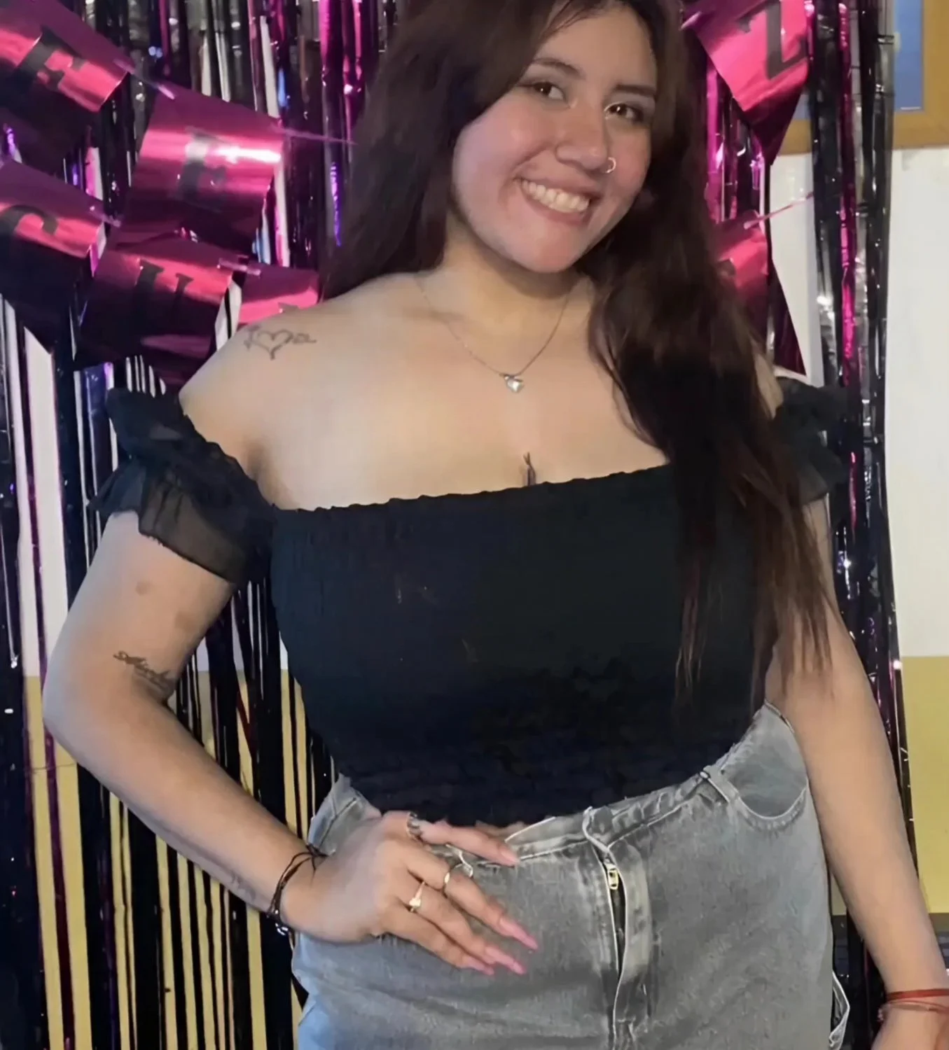 Hice petear a algunas amigas main image