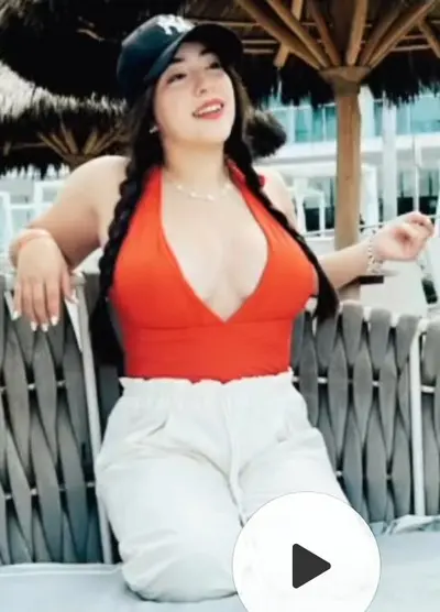 Aporte, Isabela puta exhibida con ricas tetas cover image