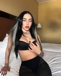 Nicki Nicole main image