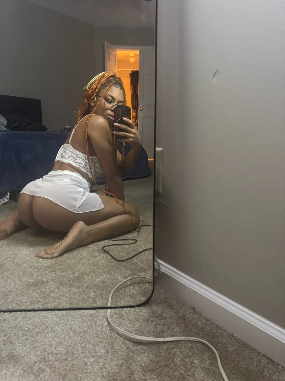Queen Mya 8 image 17
