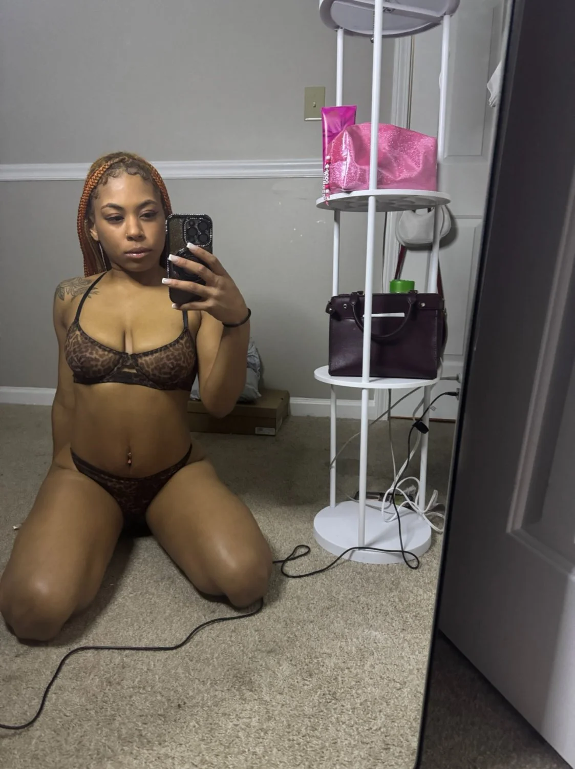 Queen Mya 8 image 27
